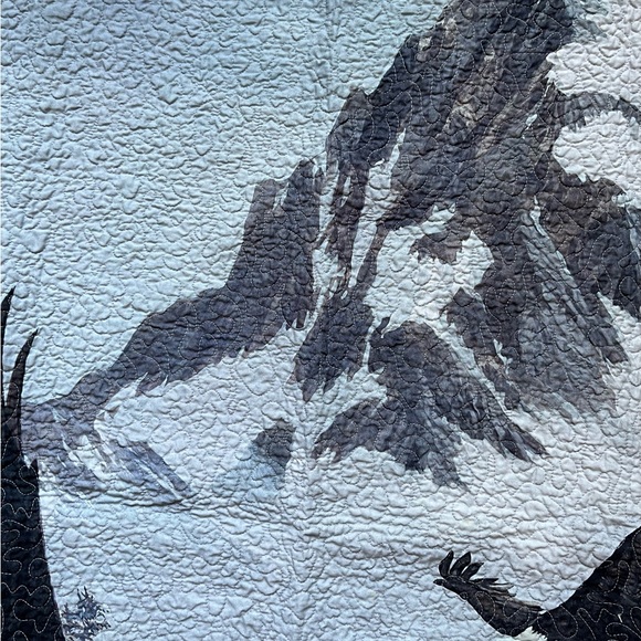 Bald Eagle Soaring Handcrafted Quilt Throw Decorative Gray USA 40” x 38” - Picture 8 of 12